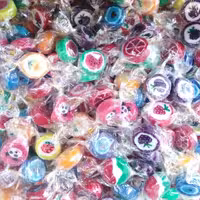 شکلات میوه ای در طعم و رنگهای مختلف ، وزن خالص : 1کیلو (غرفه گز اُمید)