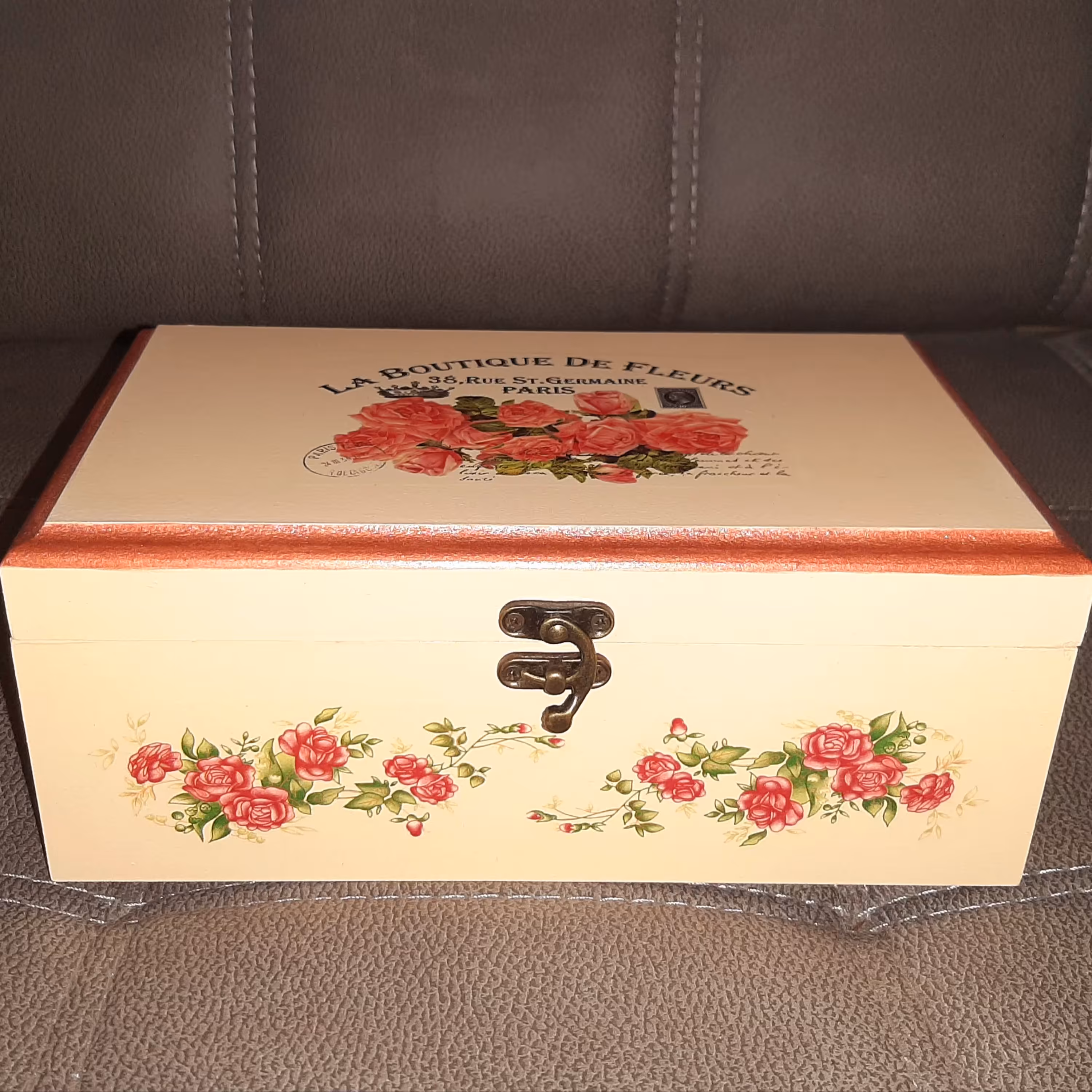 جعبه چوبی مستطیل با درب جک دار