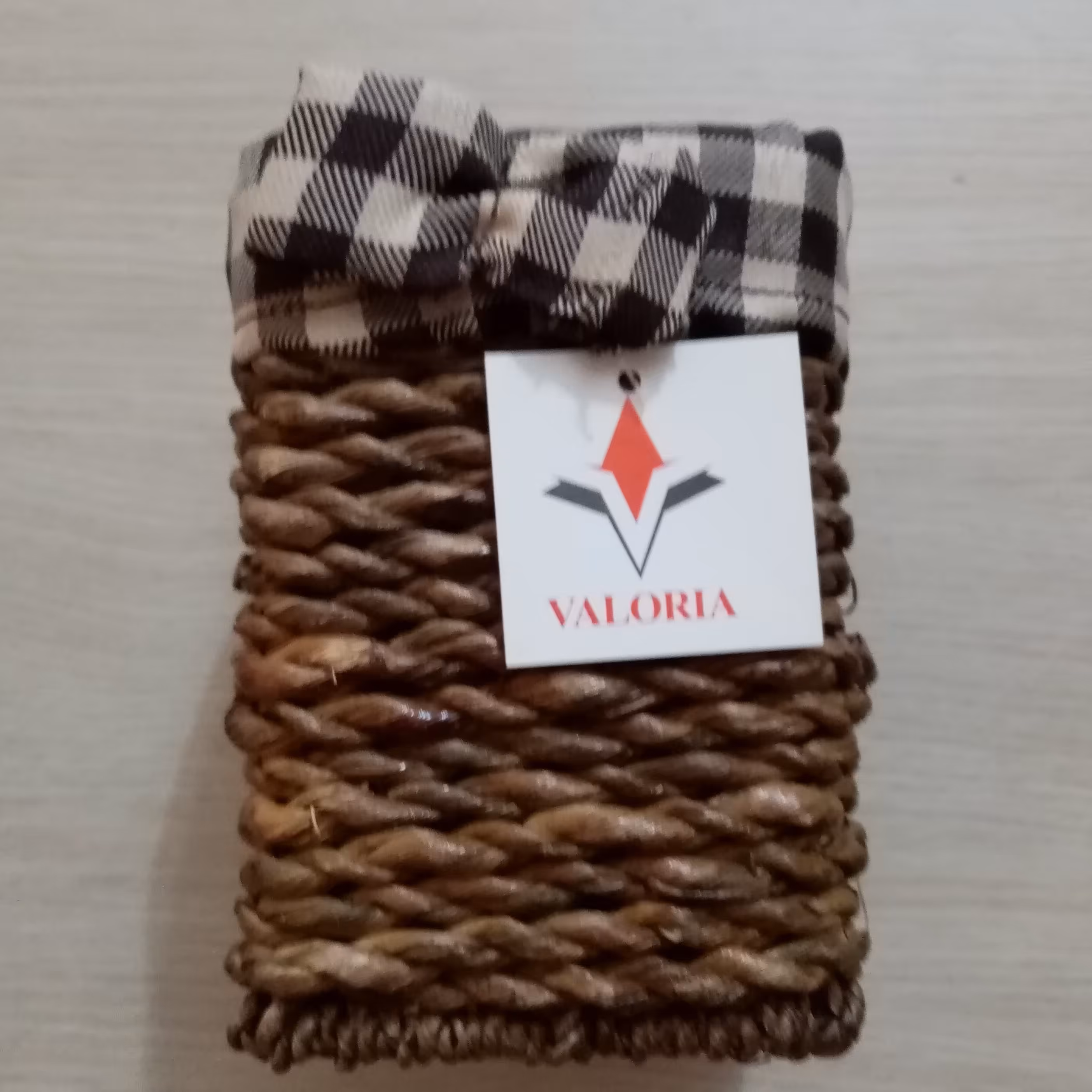 جای قاشق و چنگال. فلزی روکش دار و پارچه ای.