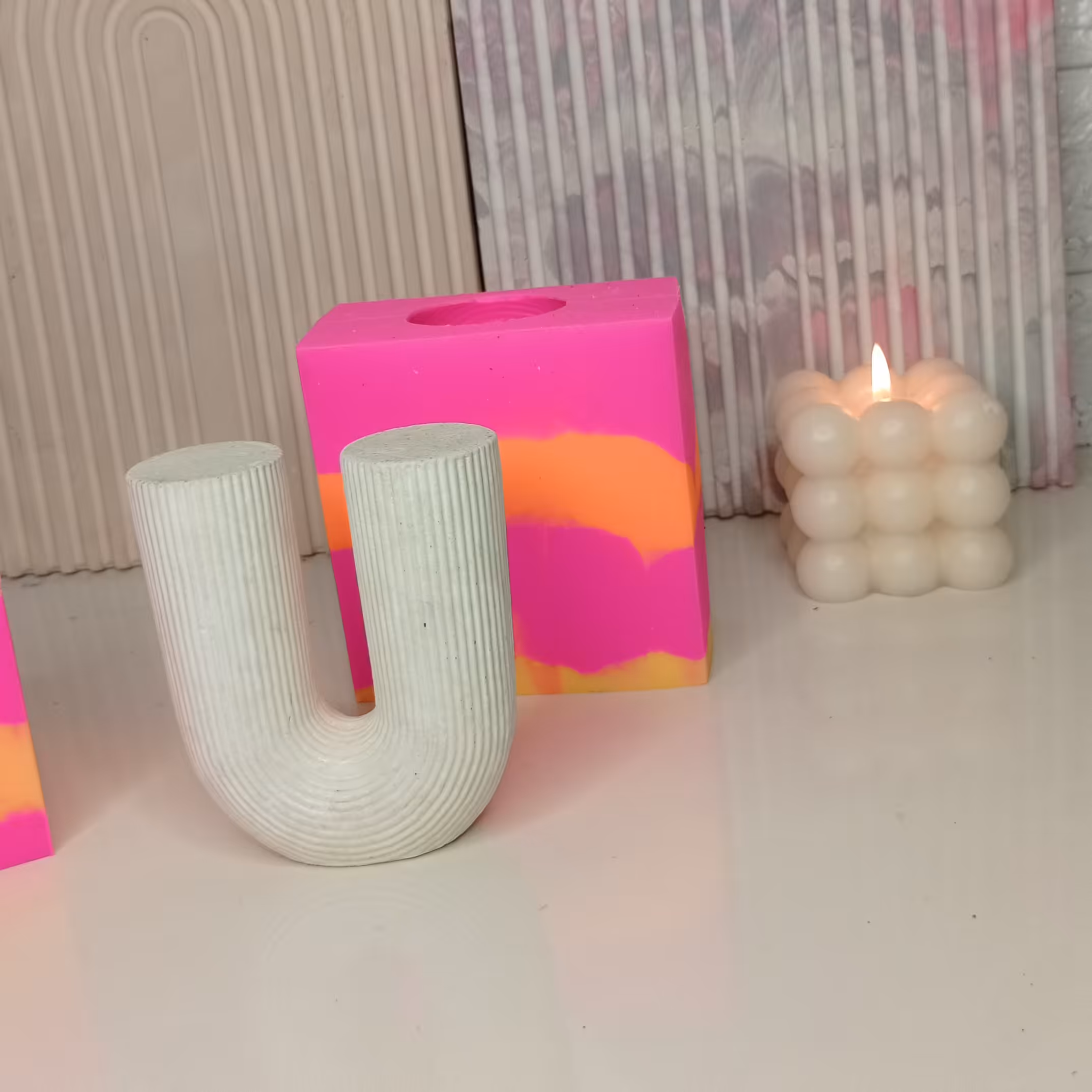 قالب سیلیکونی یو شیار دار مناسب برای شمعسازی و سنگ مصنوعی (پس کرایه)