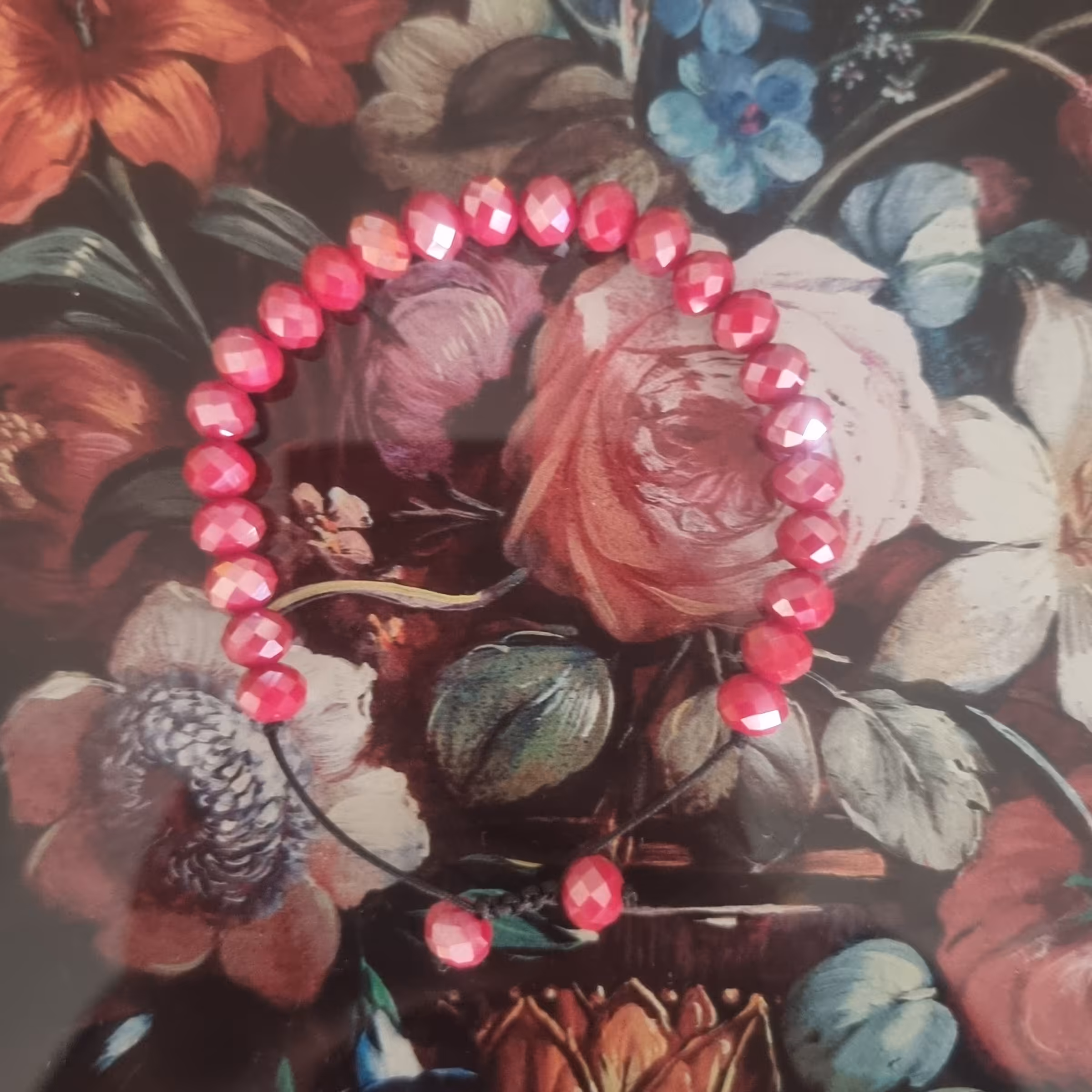 دستبند قرمز سنگی