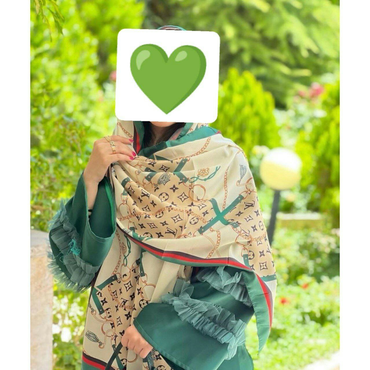 شال LV