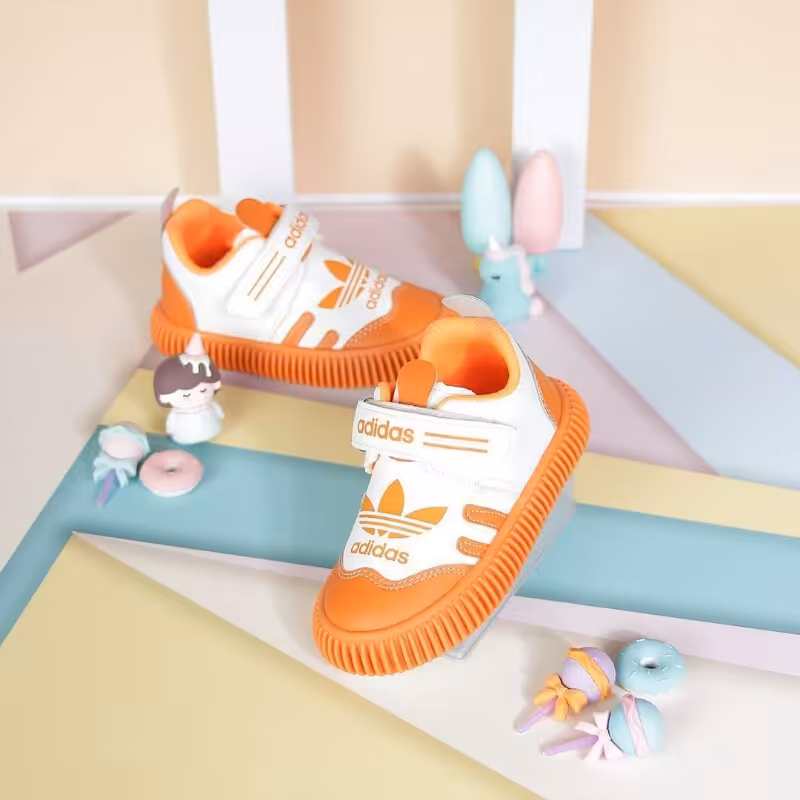 کتونی adidas رنگی سایز 22 تـــــــــا 31 جنس رویه فوم کف pu. 