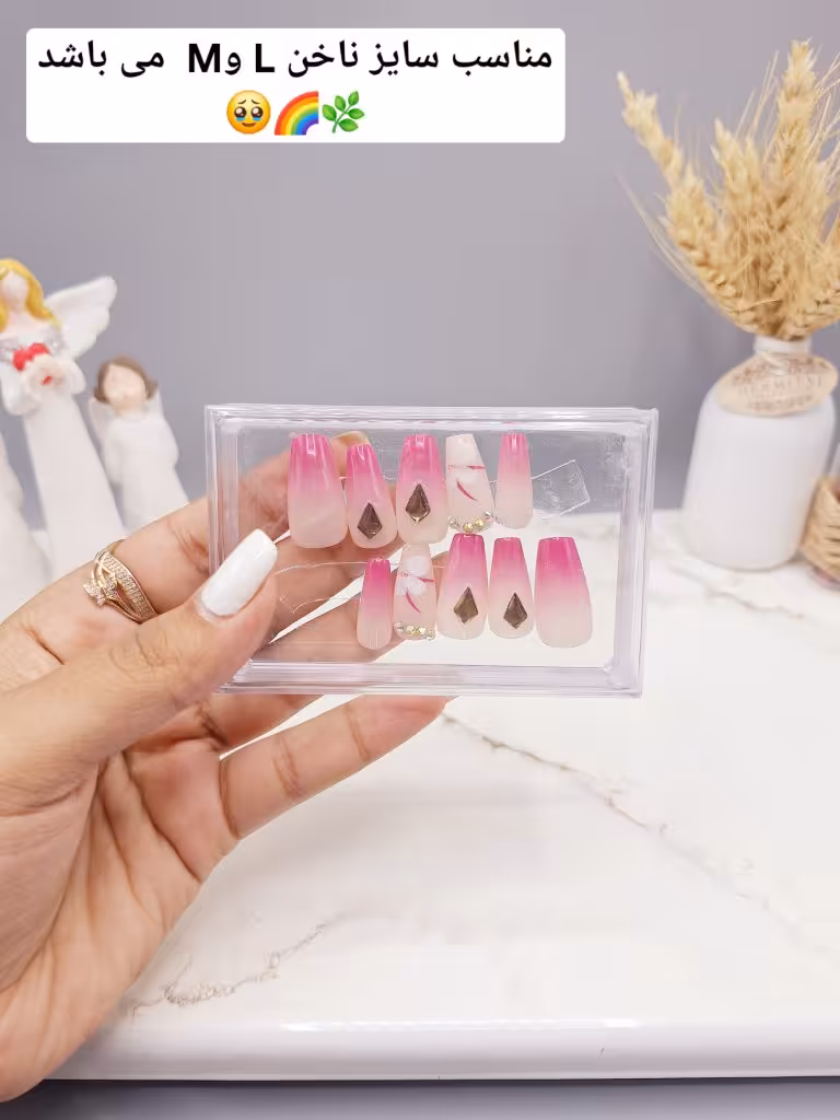 ناخن مصنوعی وارداتی با ساخت یک لایه ژل طرح گل و نگین دو رنگ (به همراه پک اختصاصی)