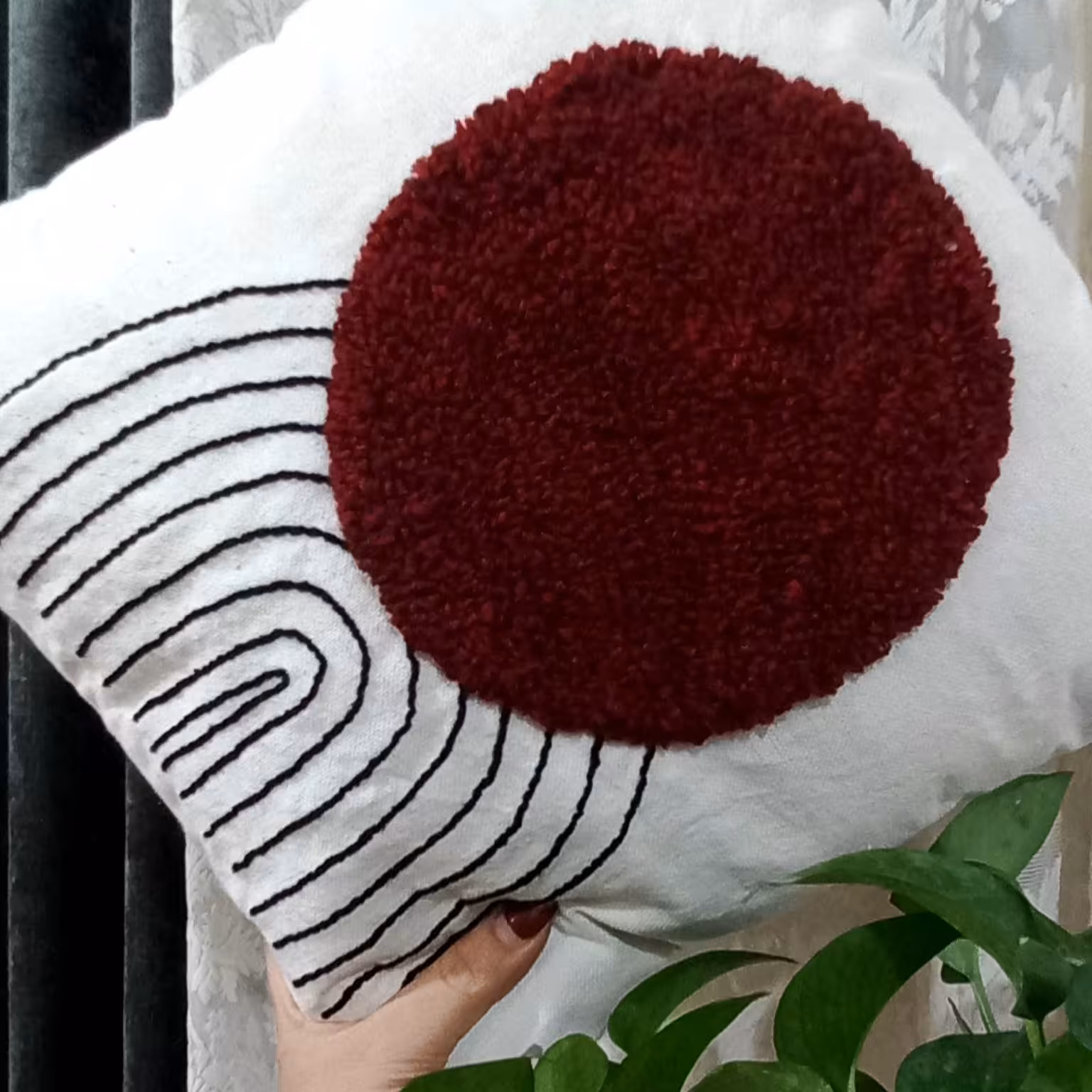 کاور کوسن نیدلپانچ . سایز 40 در 40 .  جنس پارچه الیاف100 درصد نخ پنبه . قابل شستشو.. زیپ دار. 