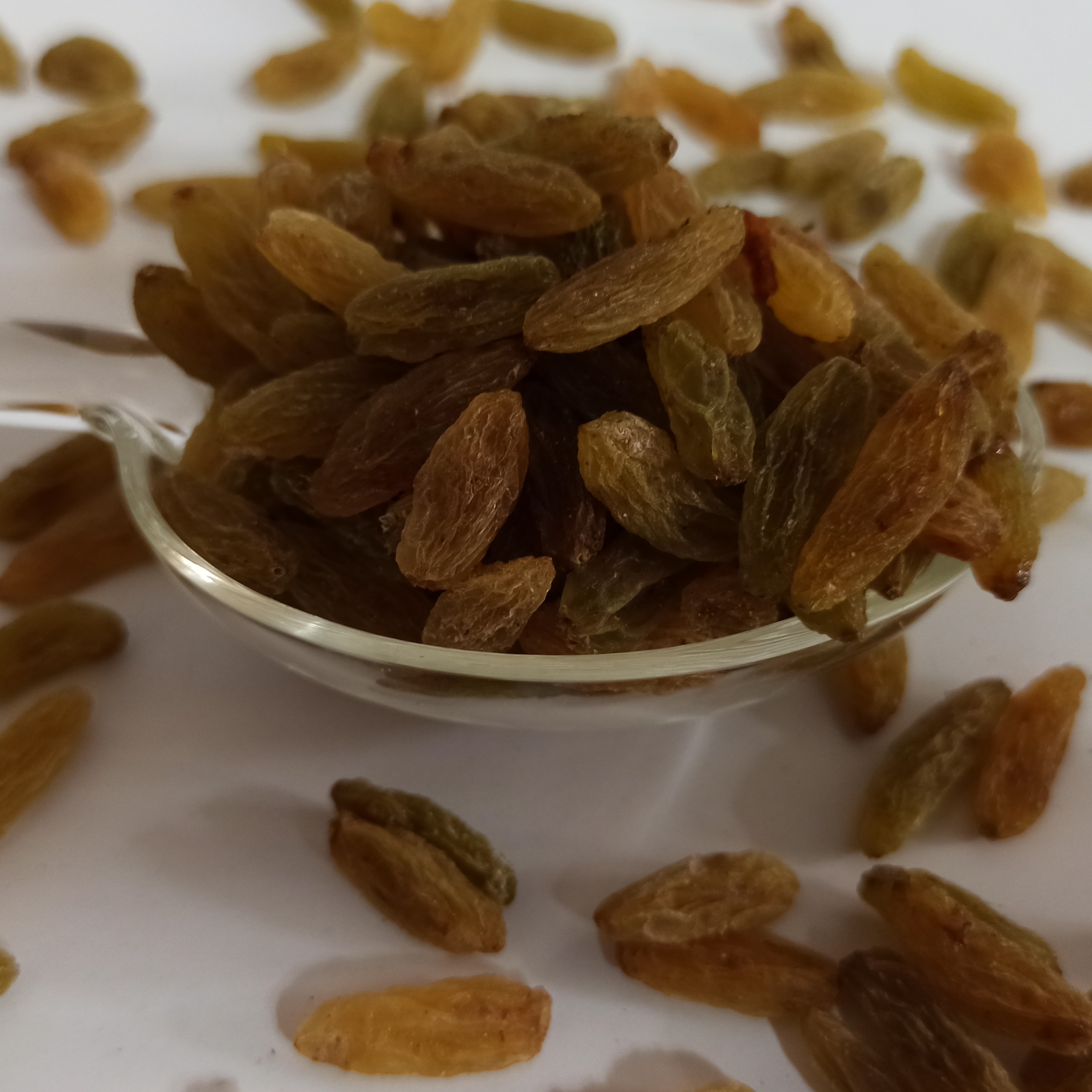 کشمش سبز قلمی ممتاز (500 گرم)