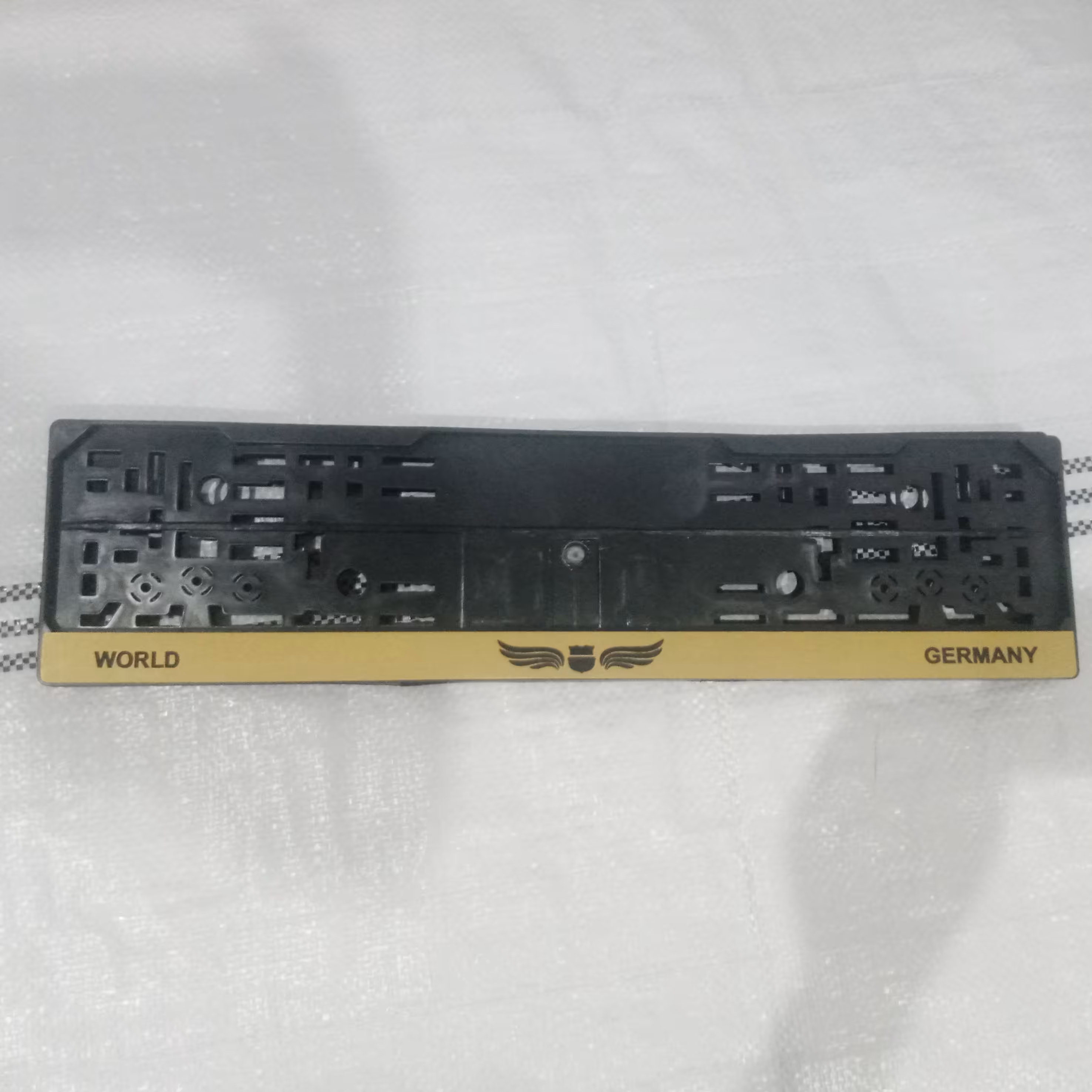 قاب پلاک خودرو  در رنگ طلایی  بسته دو عددی 