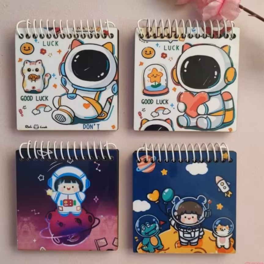 دفترچه جلد چوبی فضانورد