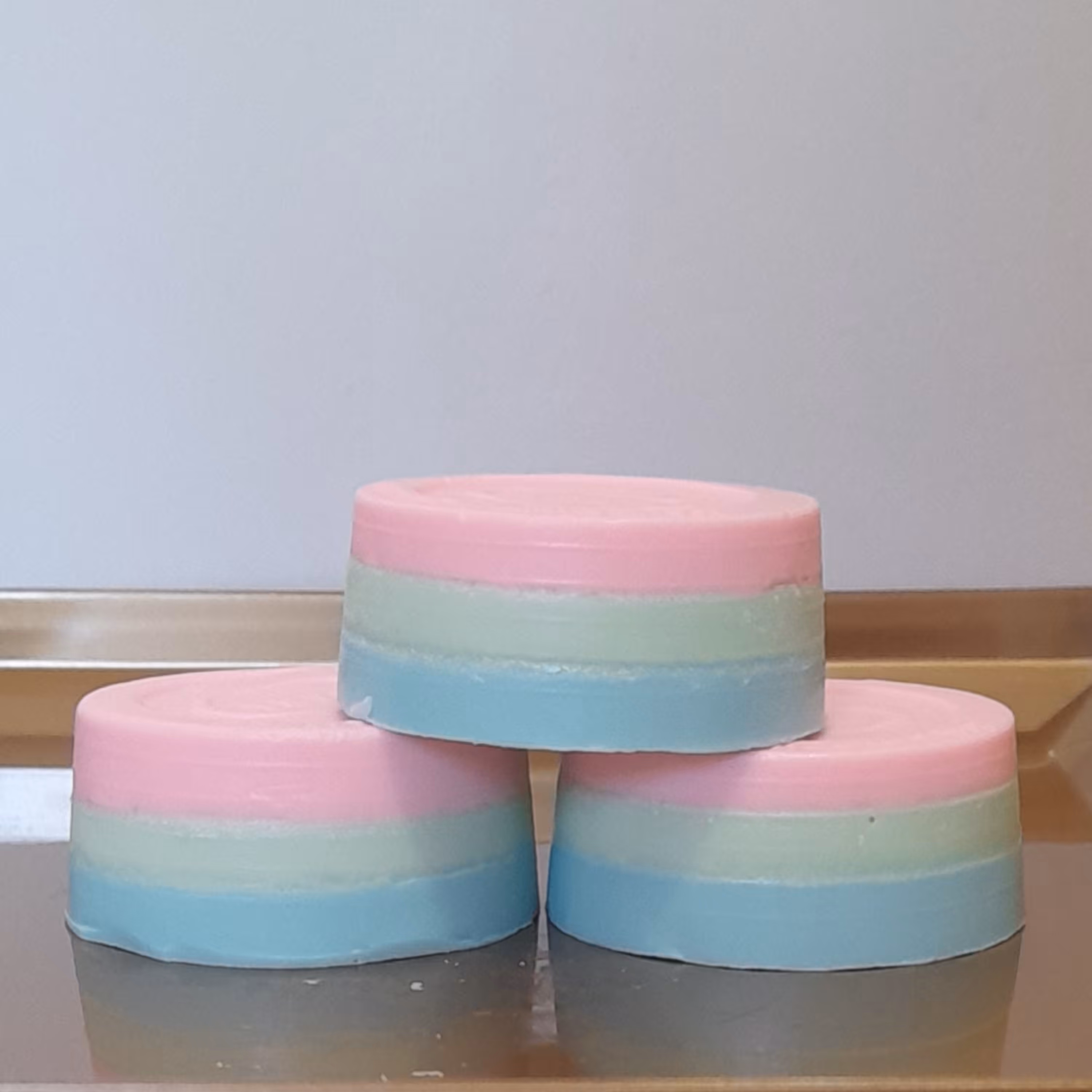 صابون عسل دایره ای سه رنگه 50 گرمی