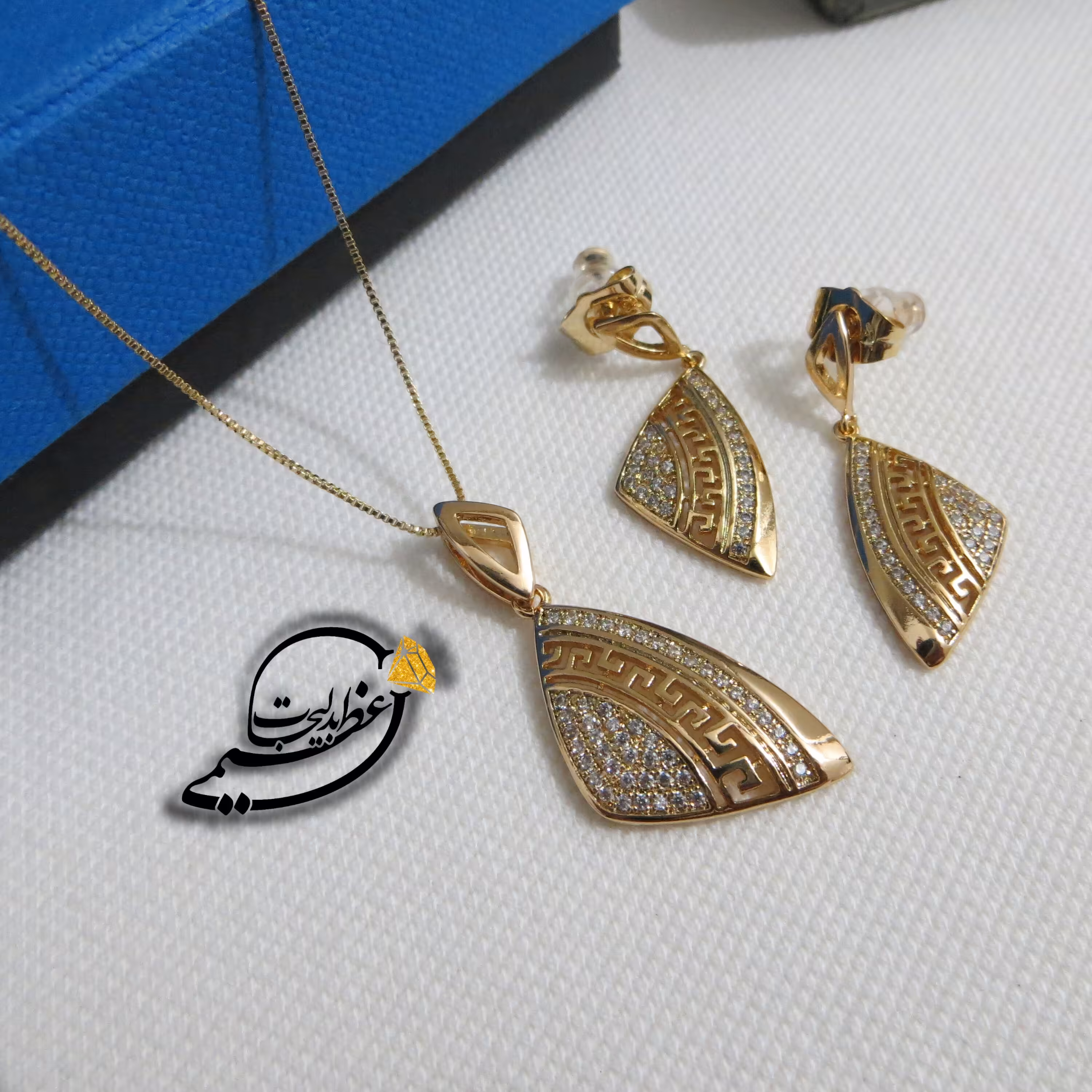 نیم ست برند Xuping از جنس مس و روکش طلای بسیار با کیفیت طرح ورساچی نگین کاری