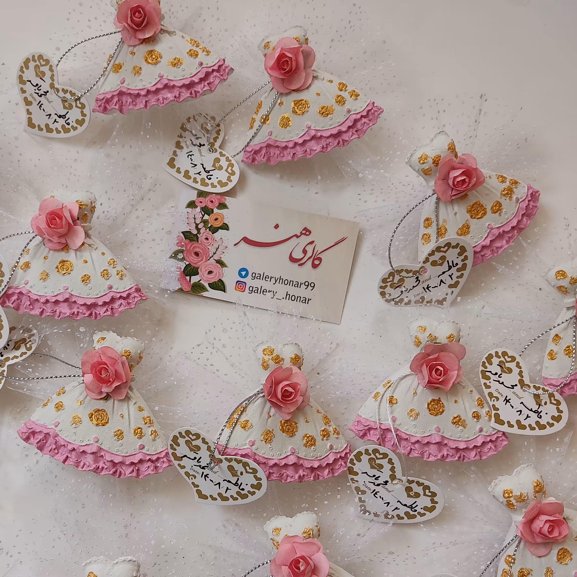گیفت عقد لباس عروس همراه با لیبل اسم