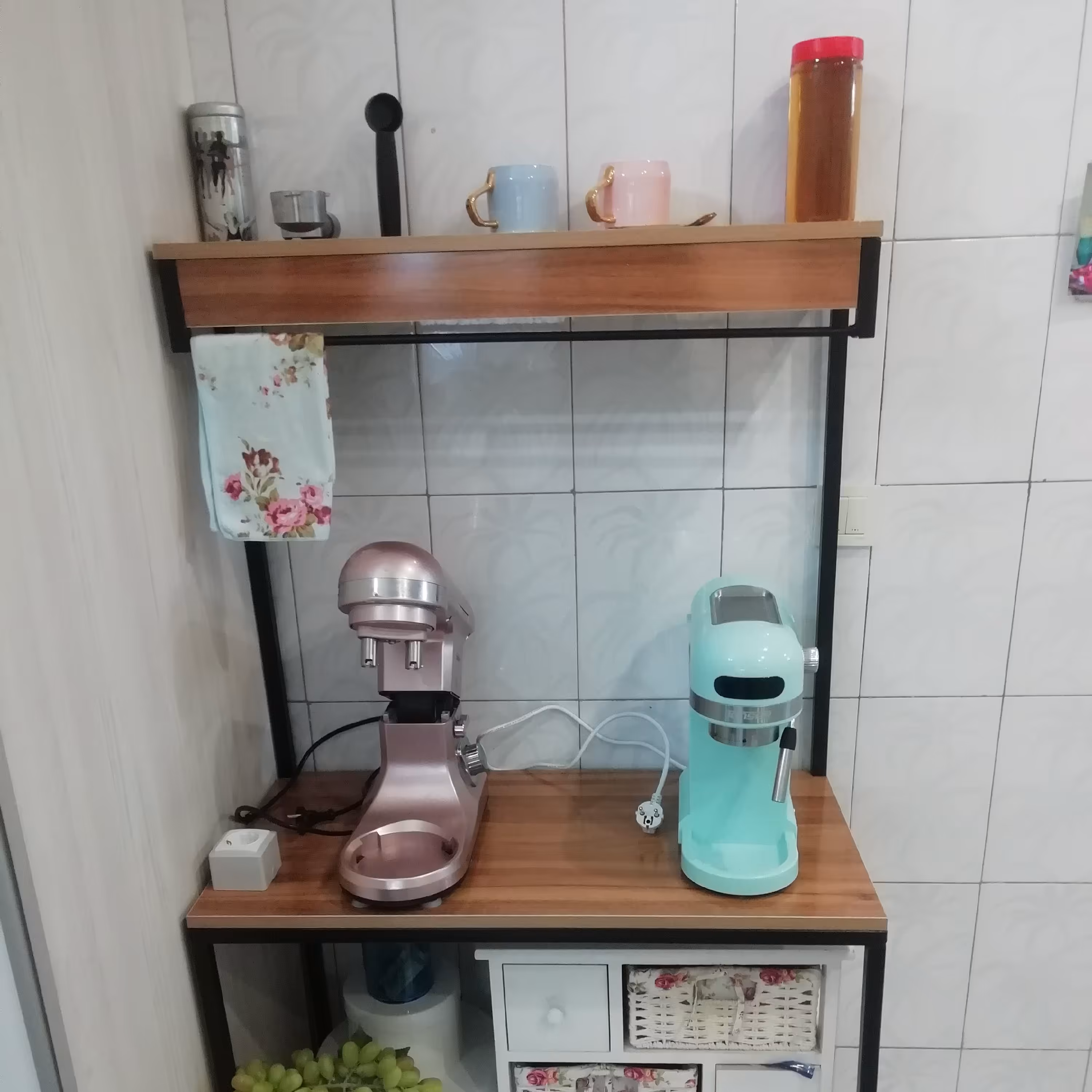 کافی بار  در رنگها و طرحهای سفارشی و حتی پیشنهادی شما