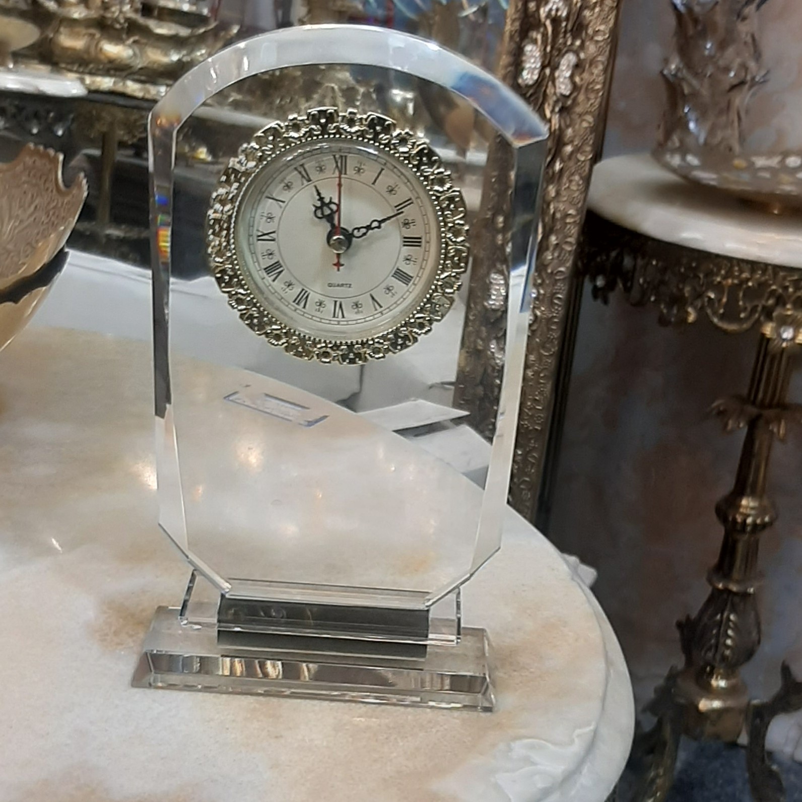 ساعت رومیزی  کلاسیک صفحه برنجی