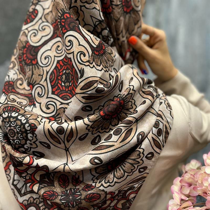 روسری سوپر نخ
قواره 120
دور دست دوز
اصلا لیز نیست
چروک نمیشه.. 
خنک و سبک مناسب تابستان