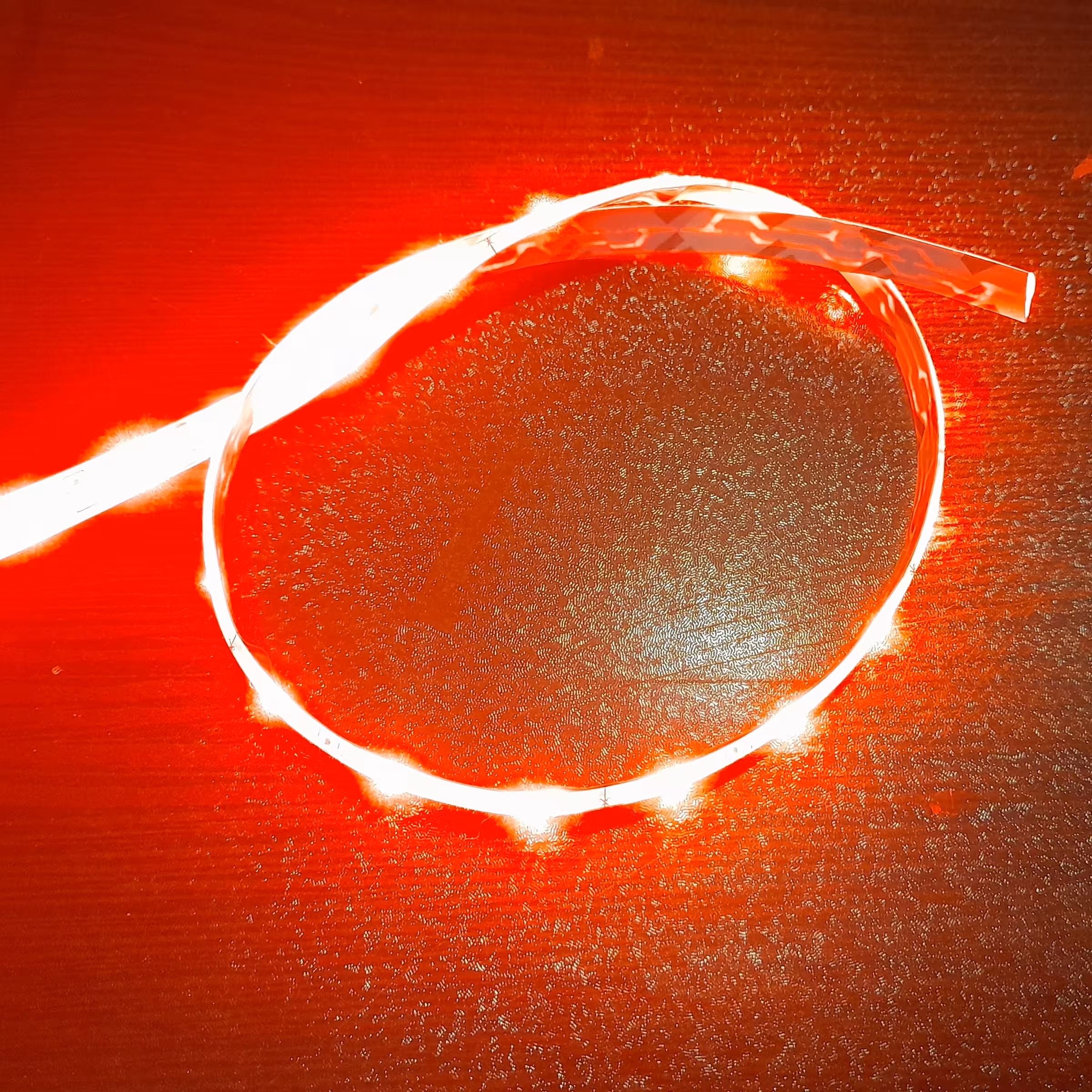 چراغ لیزری قرمز رنگ پشت چسبدار(طول 45سانتی متر)