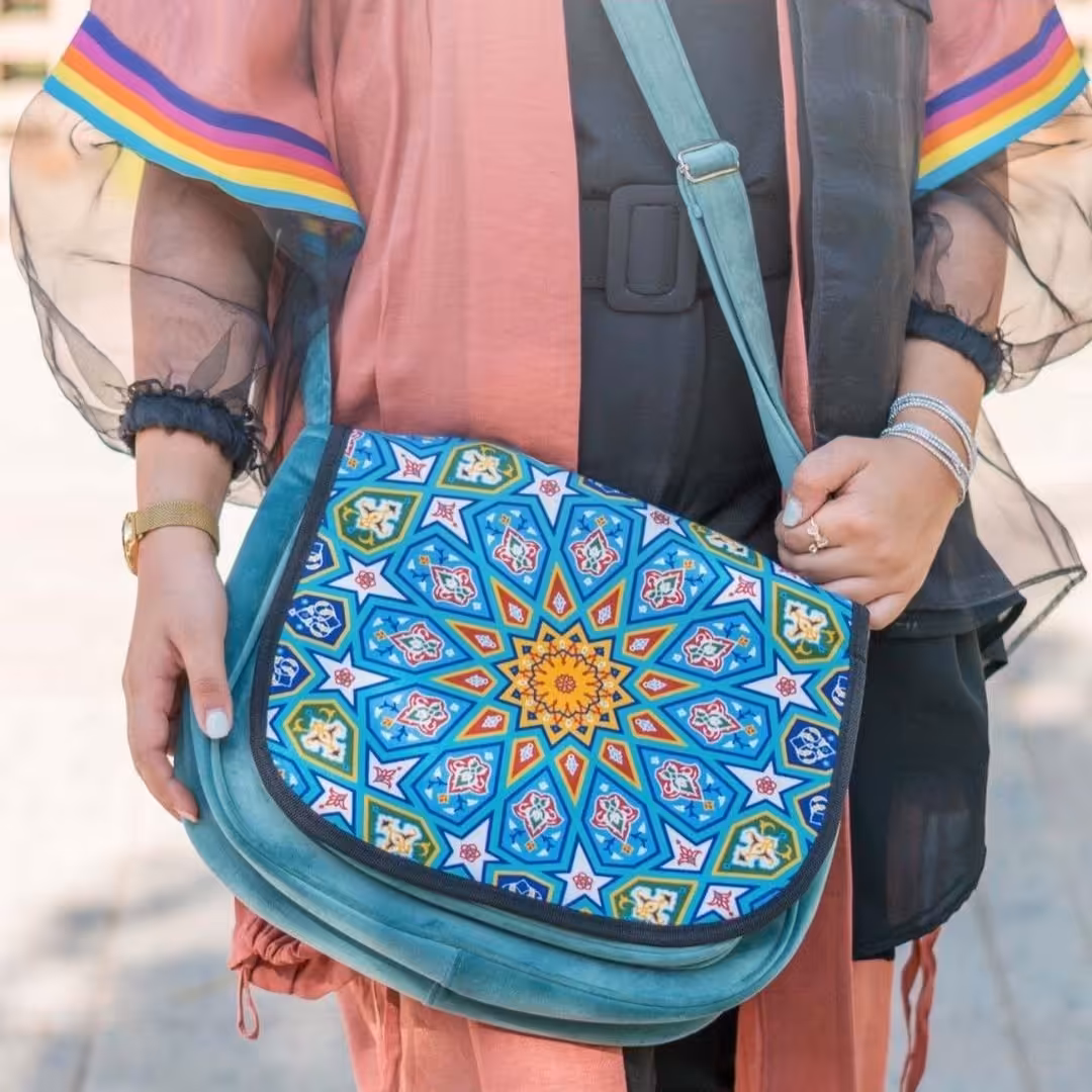 کیف دوشی یوتاب مدل یکتا با پارچه میکرو و آستر پارچه دوزی شده و مقاوم داخلی کد 008