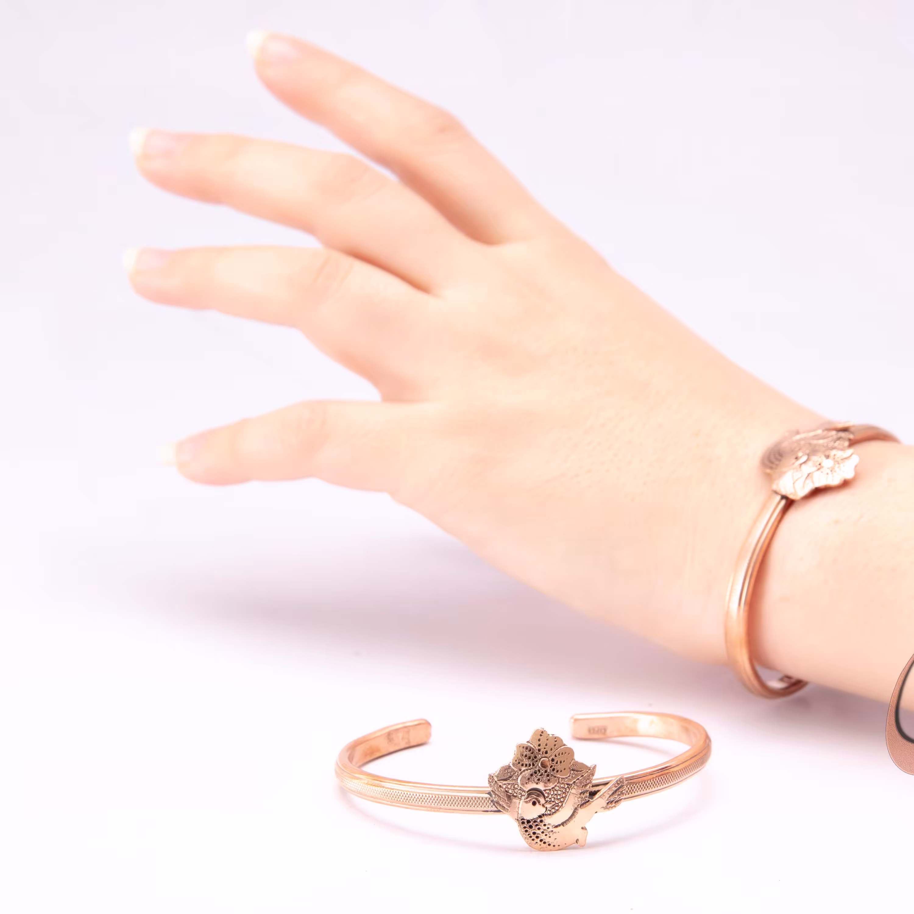 دستبند مسی قلمزنی گل ومرغ