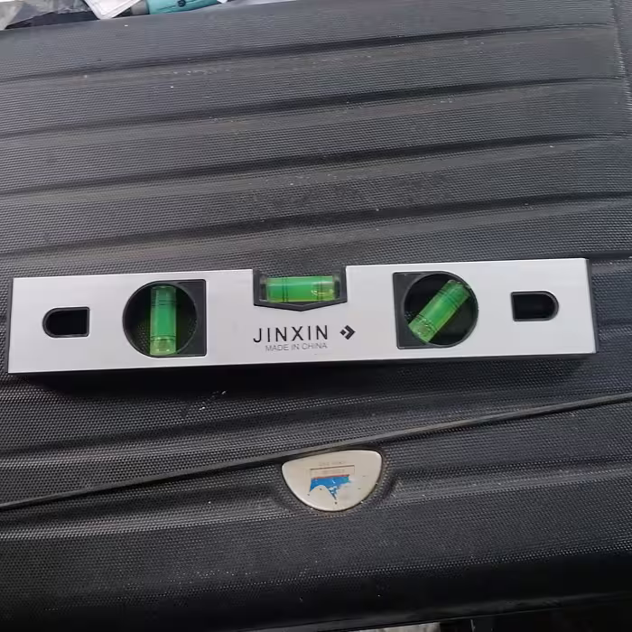 تراز بنایی 30 سانتی متری دارای 3 نشان 