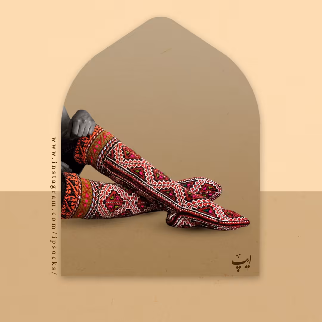 جوراب پشمی دستباف طرح قالی با ساق 40 سانتی برای بانوان و آقایان