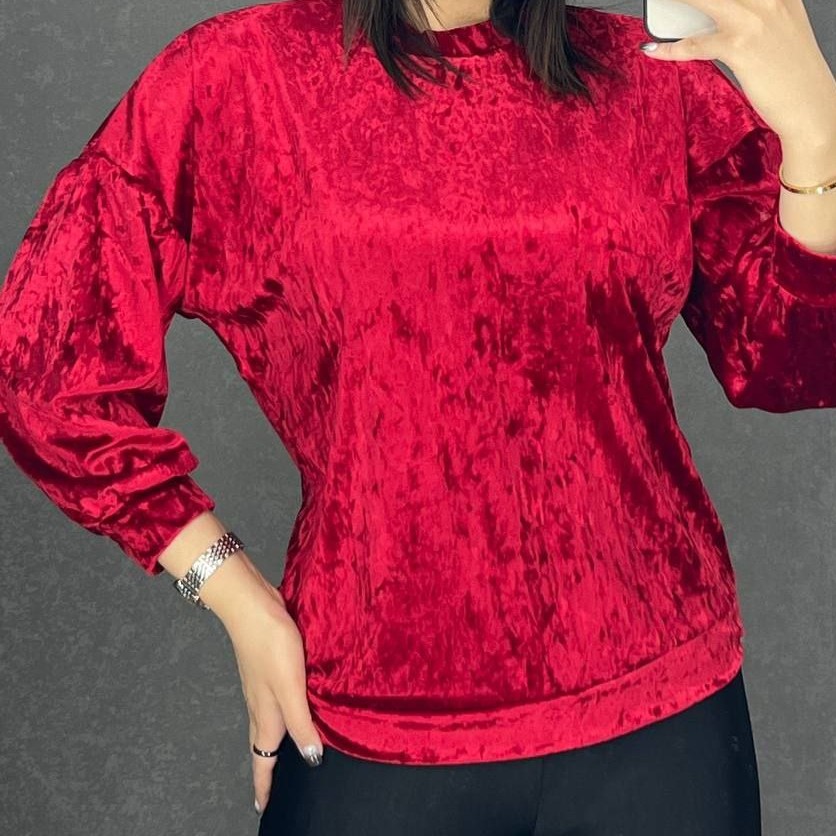 بلوز زنانه مخمل قواره دار جنس پارچه مخمل آینه ای گرم بالا با ضمانت فری سایز مناسب 38تا 46