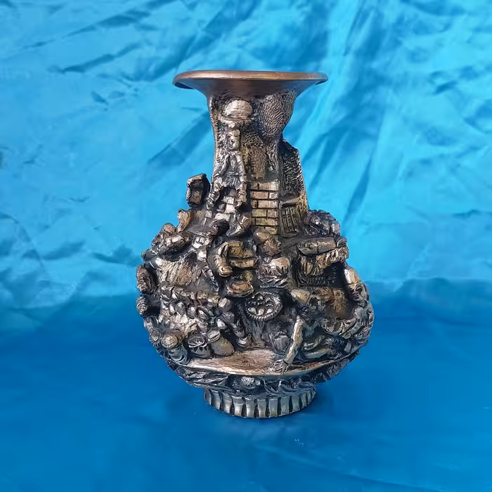 گلدان قلمزنی مسی  باقلم سه بعدی ومجسه 