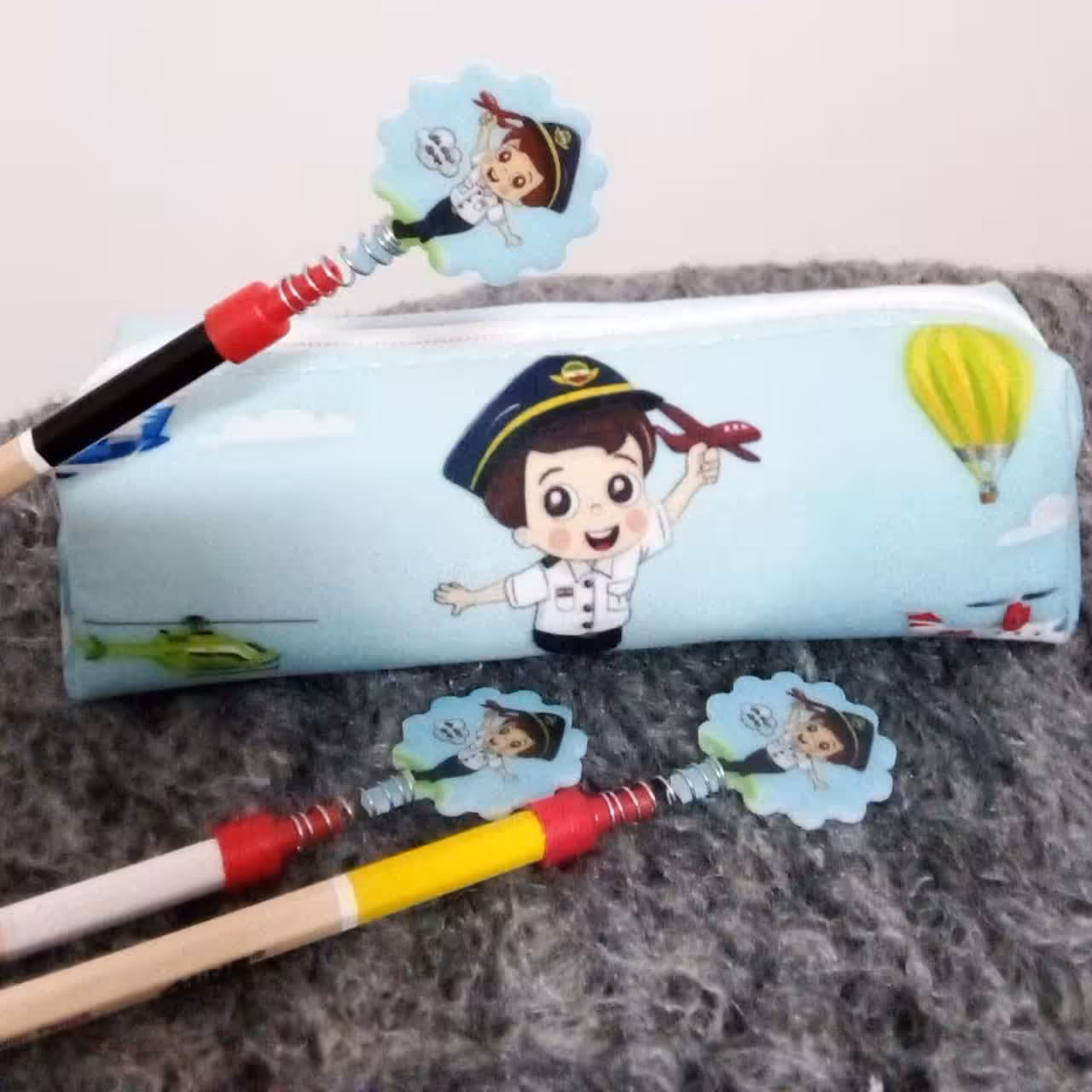 جامدادی پارچه ایی پسرانه  ب همراه سه عدد سرمدادی زیبا