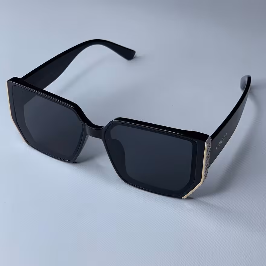 عینک آفتابی دخترانه زنانه مردانه دودی 57 عینک زنونه برند گوچی لنز یووی 400 لولا فلزی با کیف زیپی و دستمال نانو،