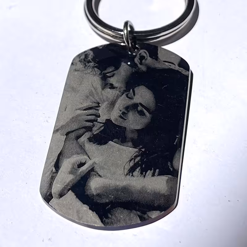 جاسوییچی استیل دودی با حک چهره و تقویم