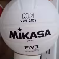 توپ والیبال میکاسا اورجینال سفید با ضمانت همراه باسوزنی وارسال رایگان در ارزانکده توپ کرمان 