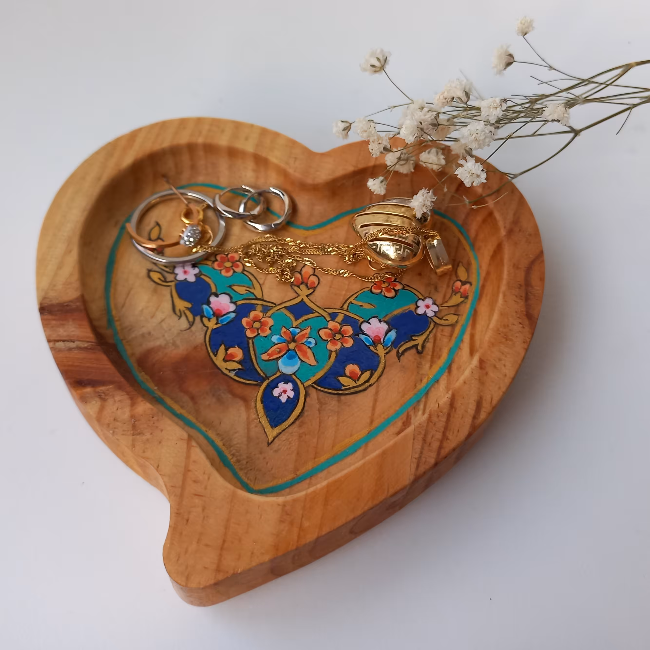 زیرلیوانی وجای جواهرات چوبی با نقوش ایرانی سنتی