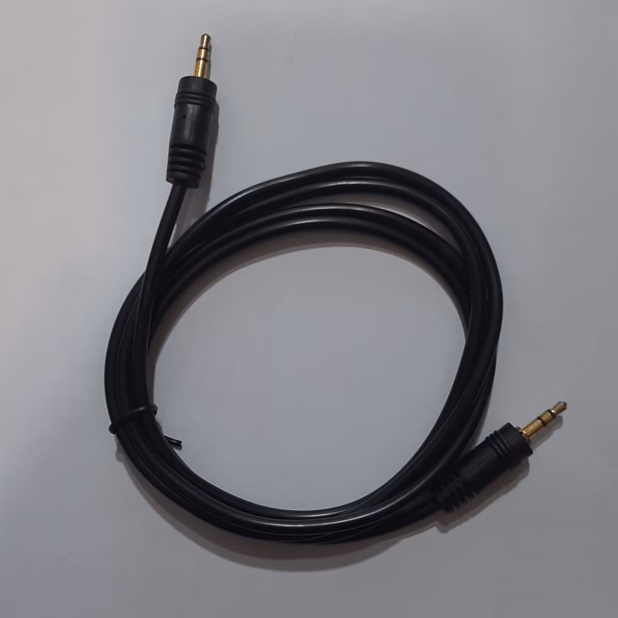 کابل AUX  (انتقال صدا)