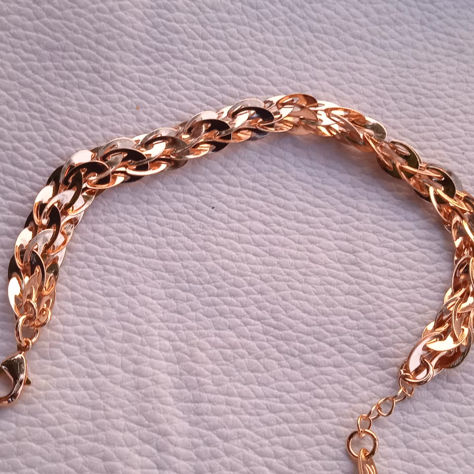 دستبند  استیل طرح طلا.                            