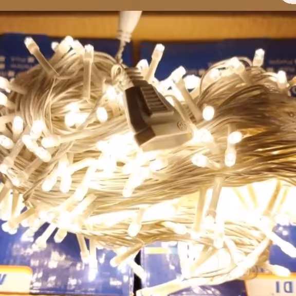 ریسه افتابی 10متری سیم سفید 100لامپه دارای رقص نور و ریموت