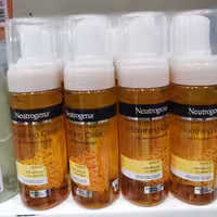 فوم شست شویی صورت زردچوبه نیتروزینا