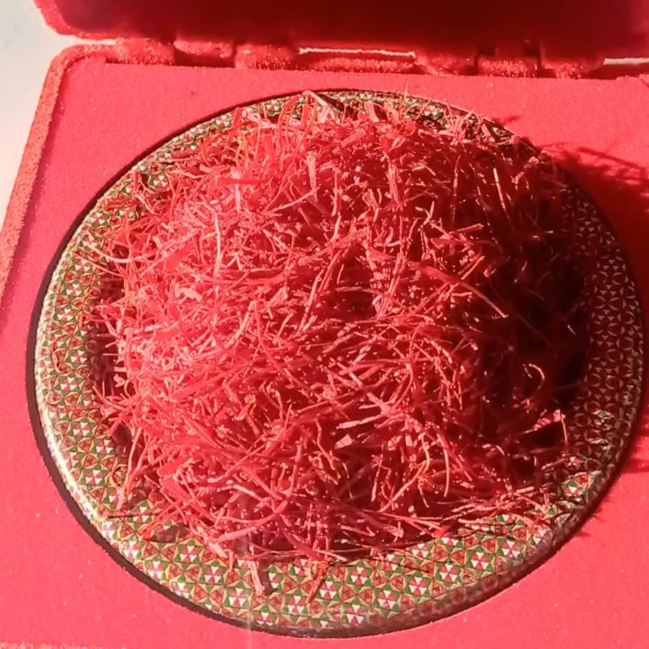 زعفران نگین پرسی