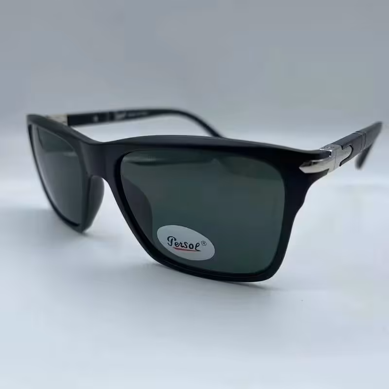 عینک  آفتابی پرسول
شیشه سنگ 
دور کائوچو 
دارای استاندارد uv400 های لایت
شیک و جدید
مخصوص اقایون و بانوان