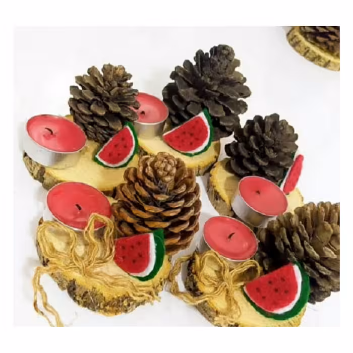 گیفت شب یلدا هندوانه و کاج و شمع