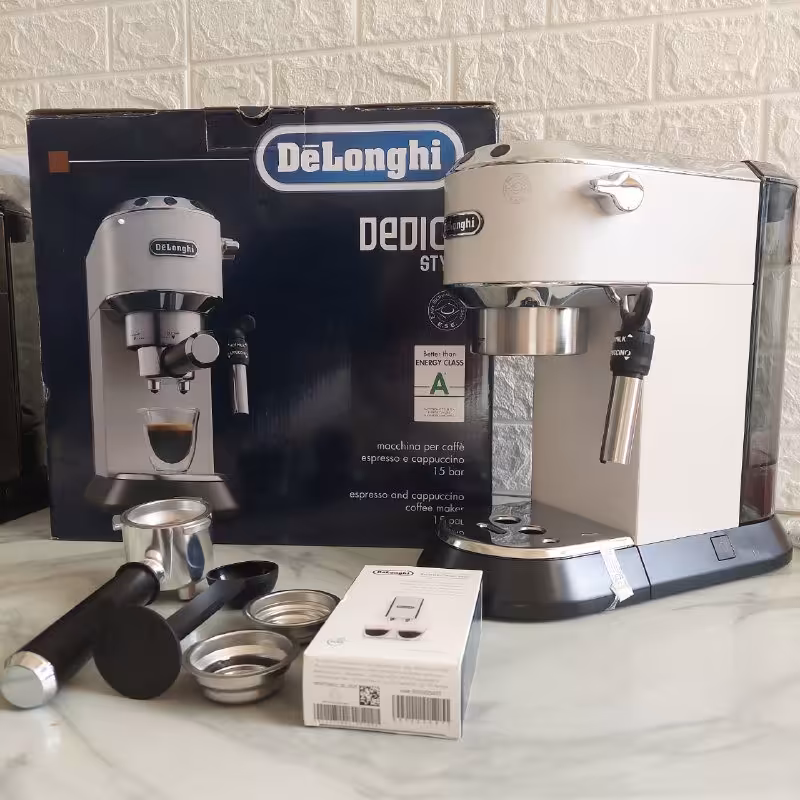 دستگاه اسپرسوساز دلونگی 685 رنگ سفید 