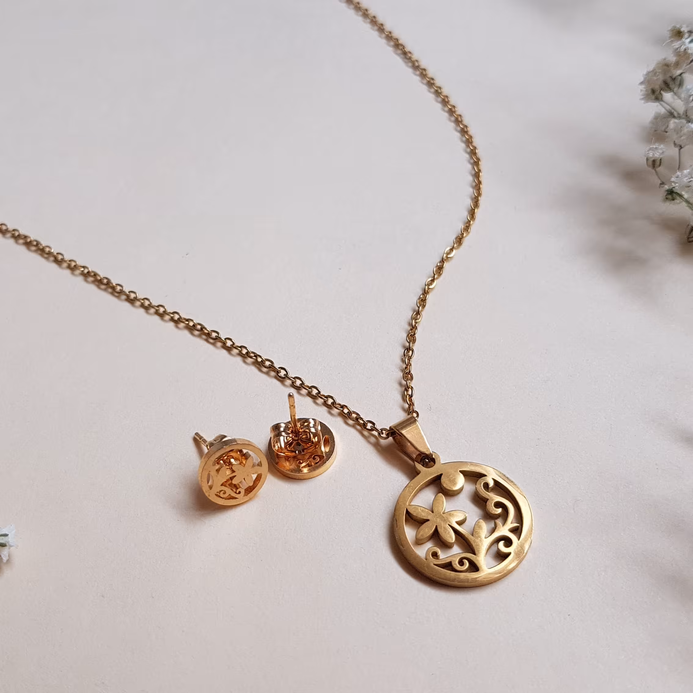 نیم ست استیل طرح طلا ست گردنبند و گوشواره بدلیجات اکسسوری زیورآلات