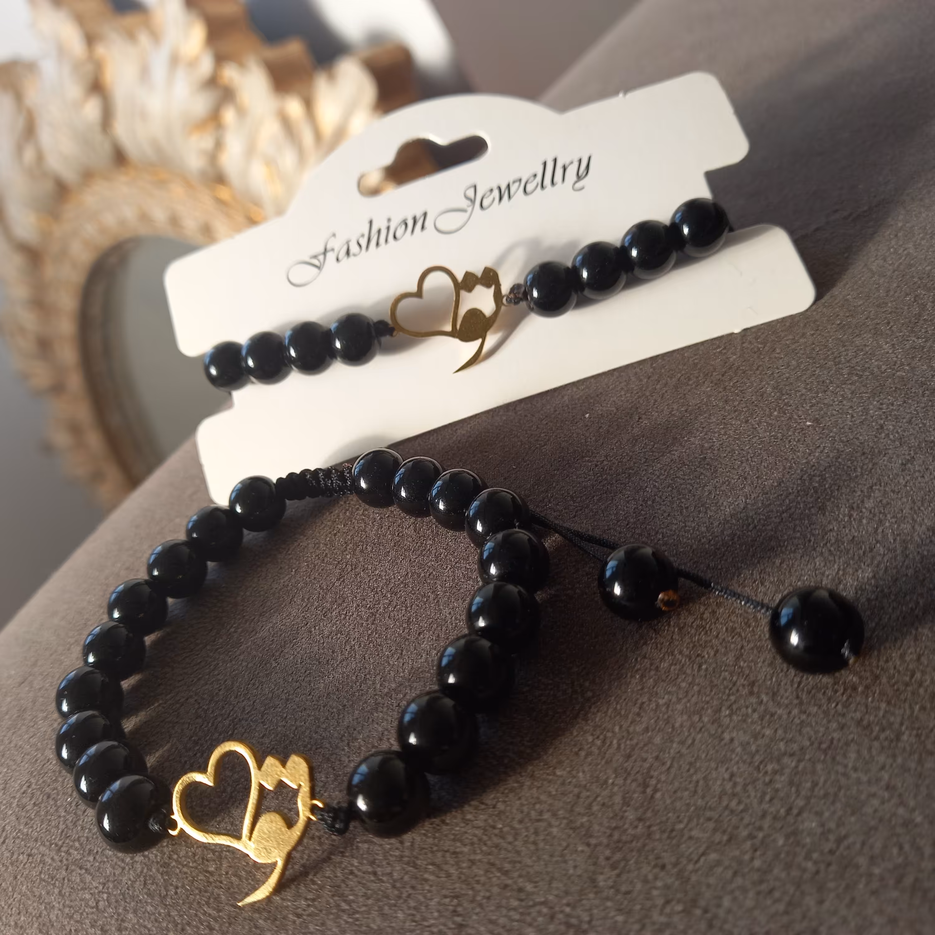 دستبند تو قلب فانتزی عاشقانه پلاک استیل طلایی اونیکس مشکی براق