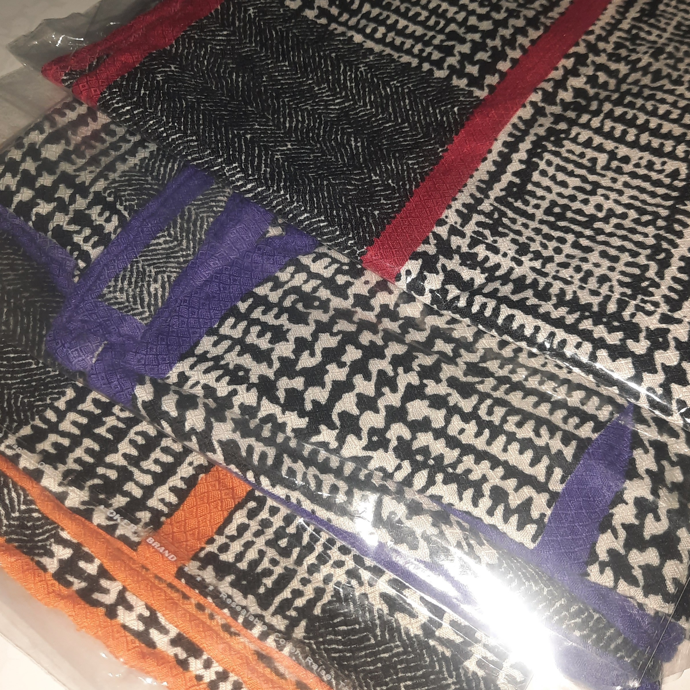 روسری نخی قواره کوچک کیفیت خوب در سه رنگ وزن 250 گرم