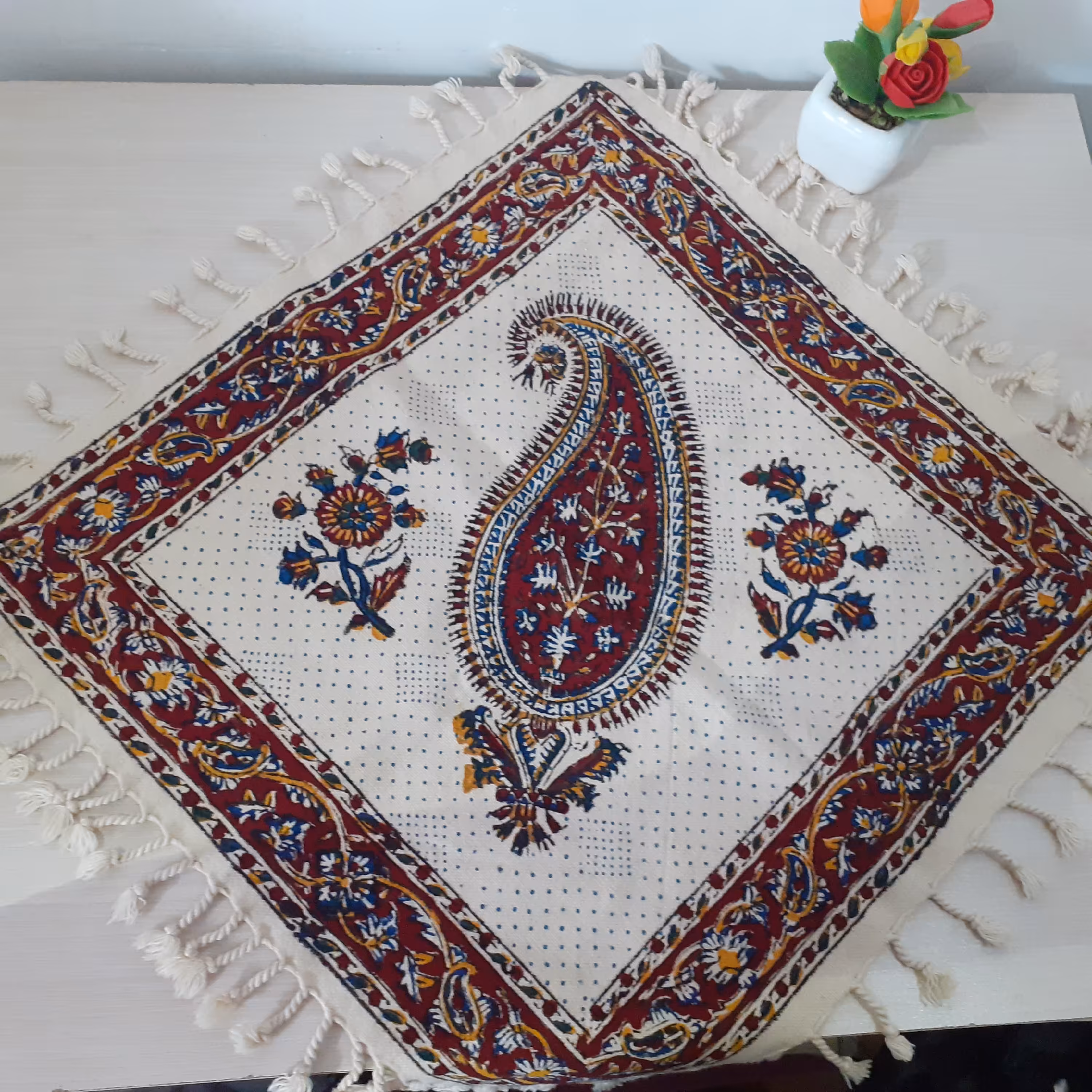 رومیزی قلمکار  رنگ ثابت درجه یک سایز 40 در 40 