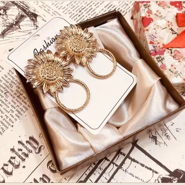 گوشواره مجلسی طرح گل آفتابگردون زنانه و دخترانه