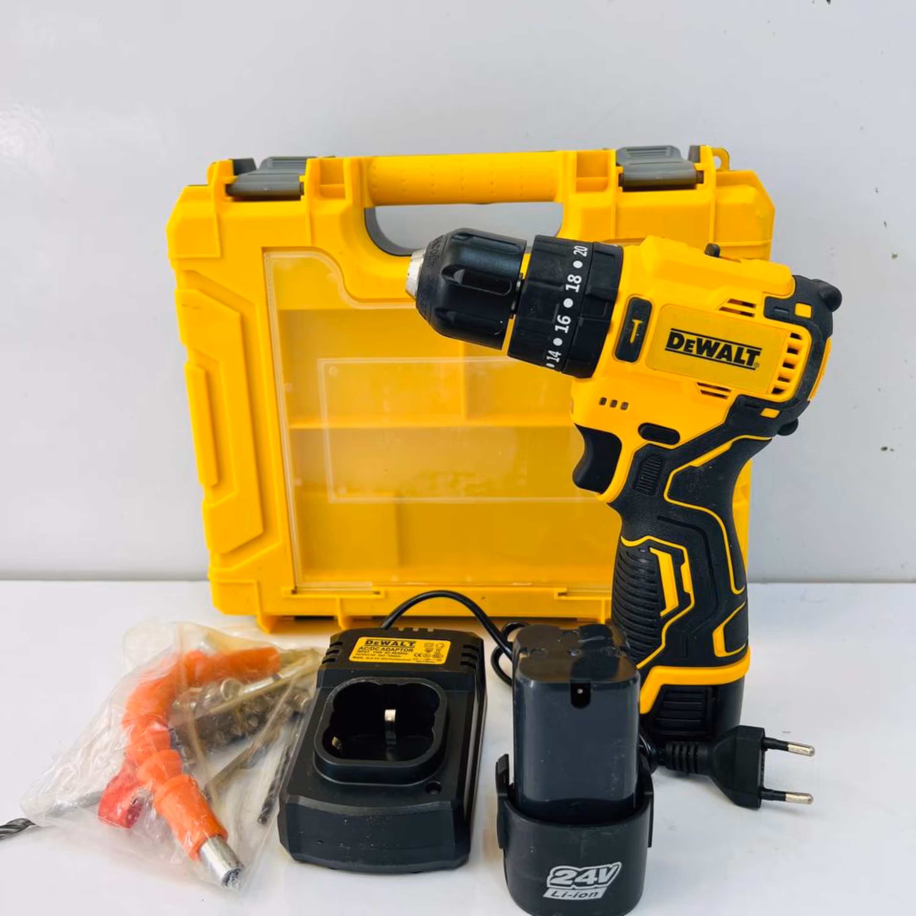 دریل شارژی 24  ولت دیوالت و ماکیتا 