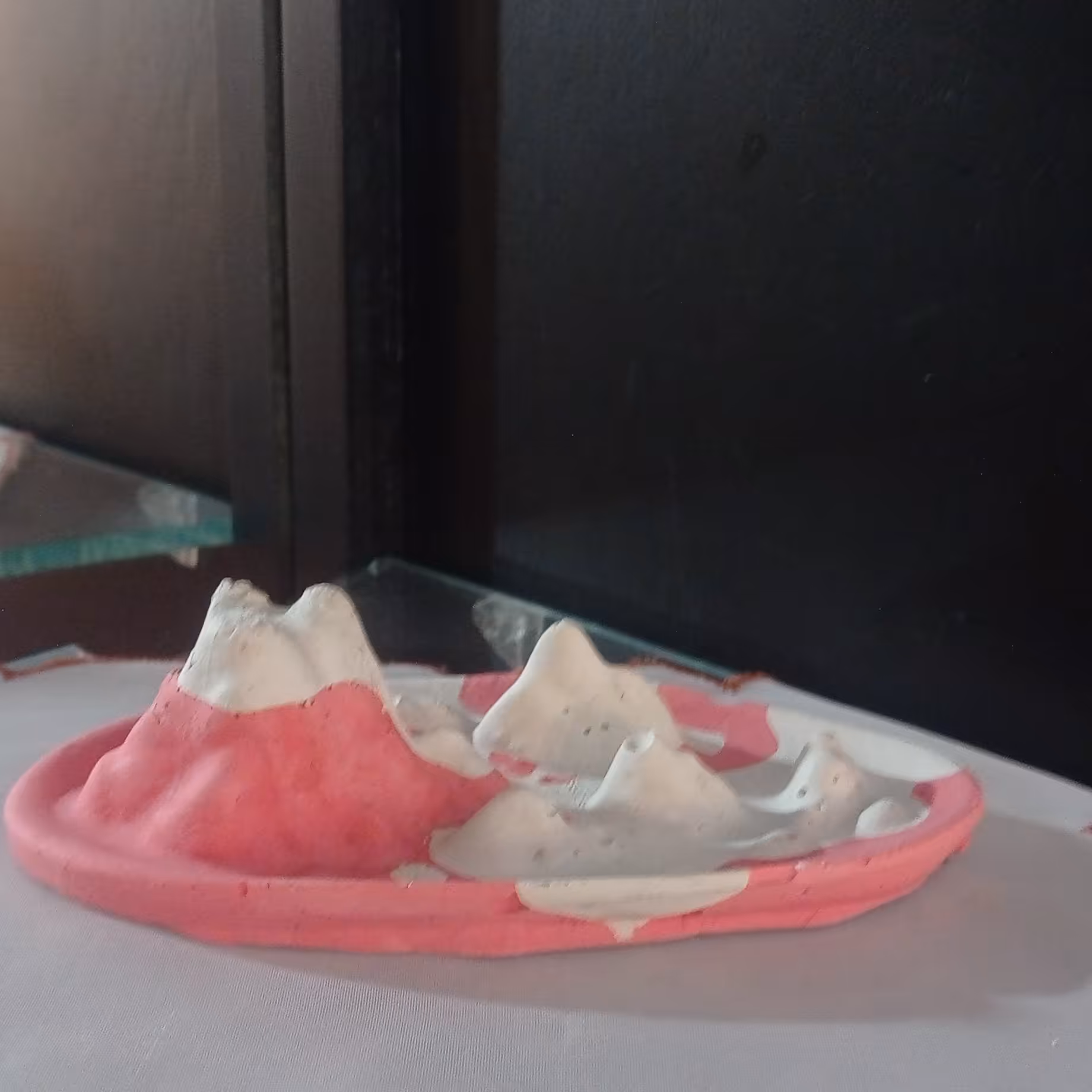 جا عودی سنگ مصنوعی طرح آبشار ، تنوع رنگارنگ ، تک رنگ و  دو رنگ و رگه دار طرح ابر و بادی ، سفارش عمده  پذیرفته میشود 