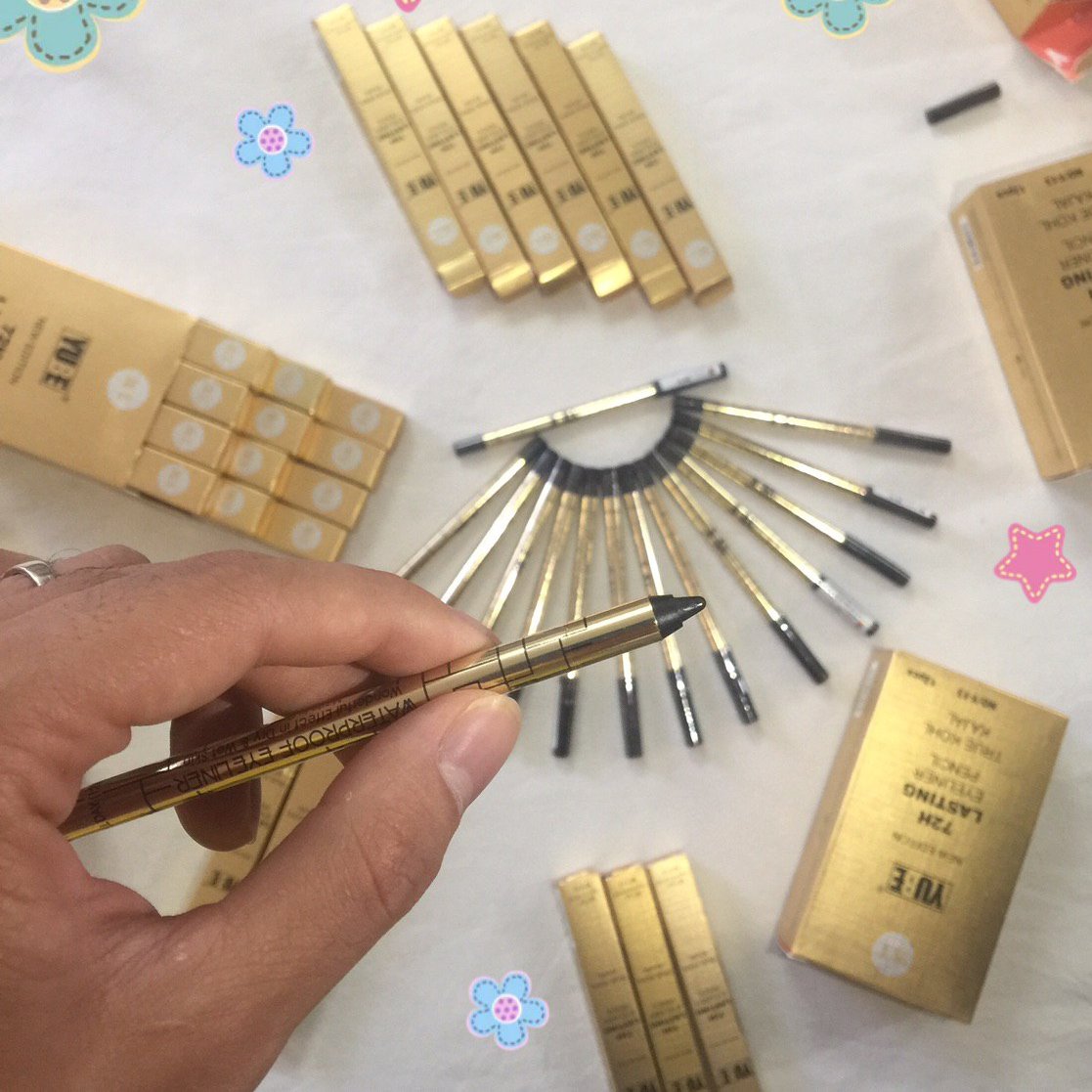 مداد چشم مشکی یوبه و ویولت