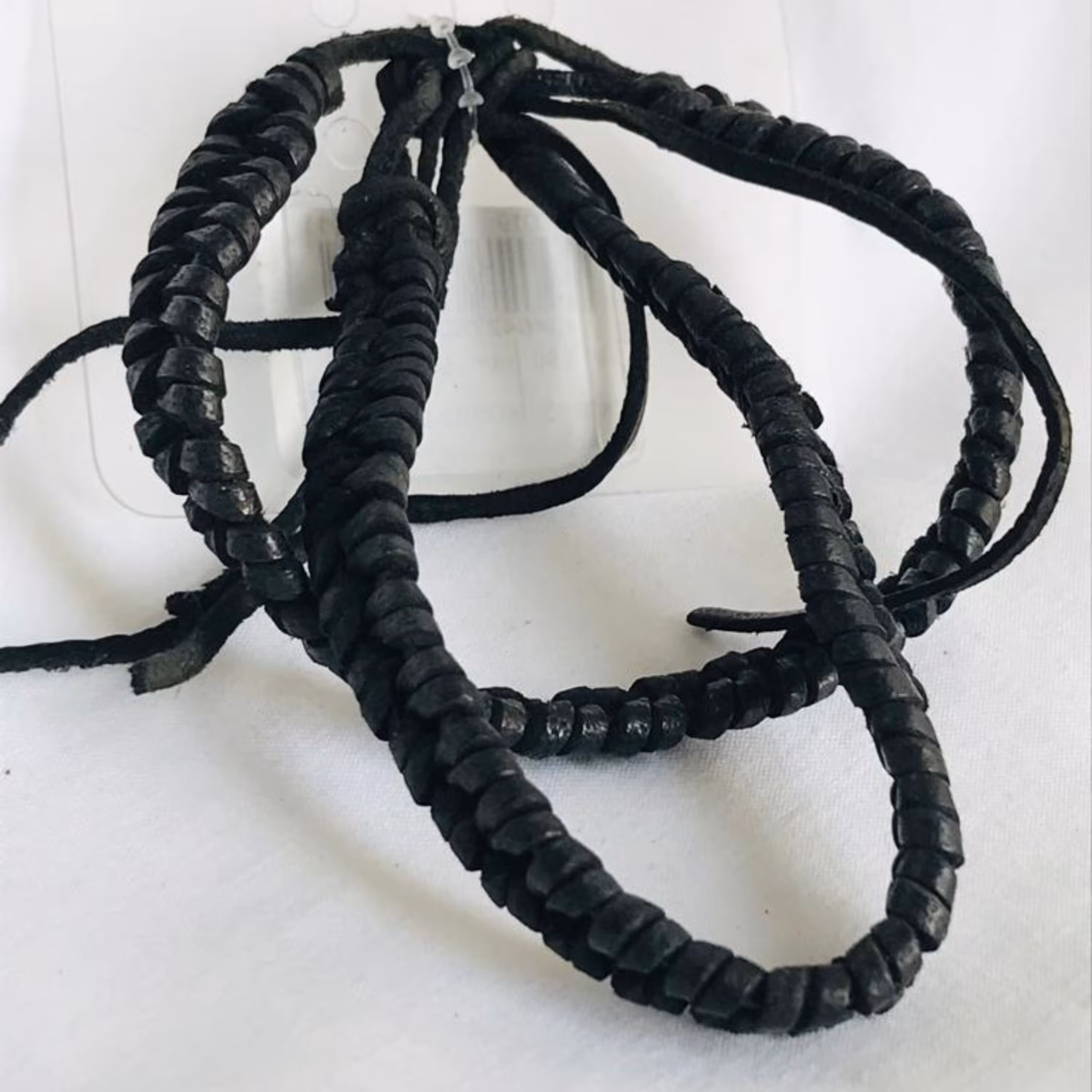 دستبند چرمی ساخت دانمارک رنگ مشکی و فوق العاده اسپرت و باکیفیت و زیبا