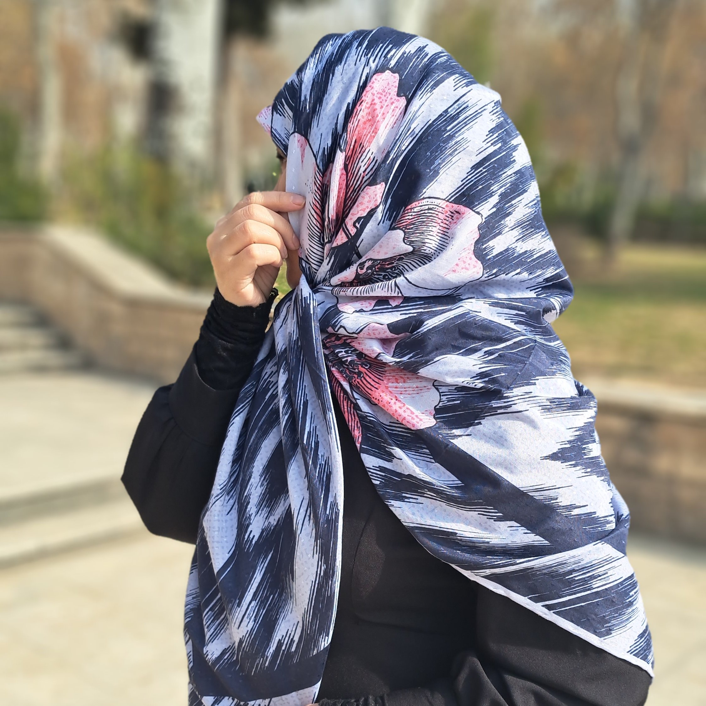 روسری نخی گلبرگ، سه طرفه، شیک و خوشرنگ، قواره بزرگ، ایستایی عالی