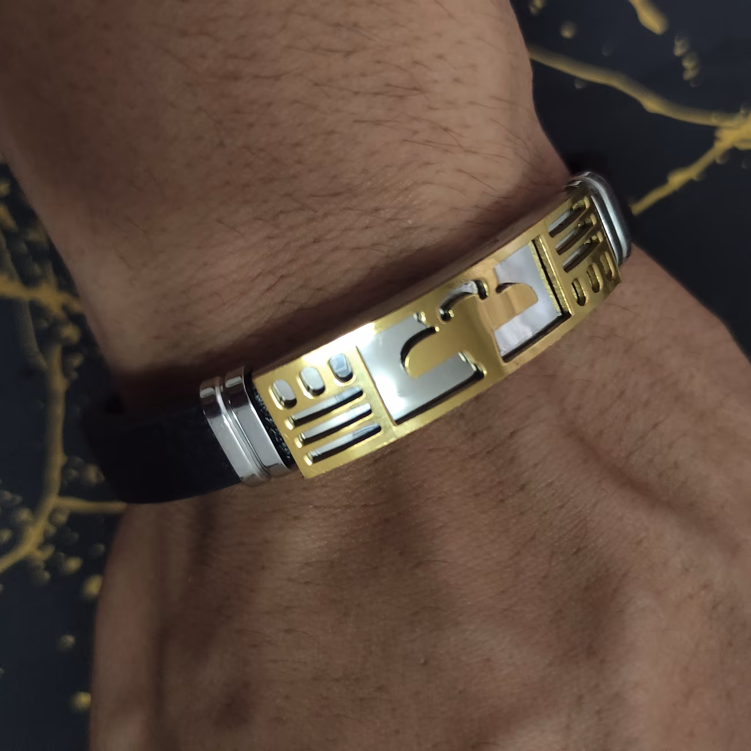 دستبند چرمی