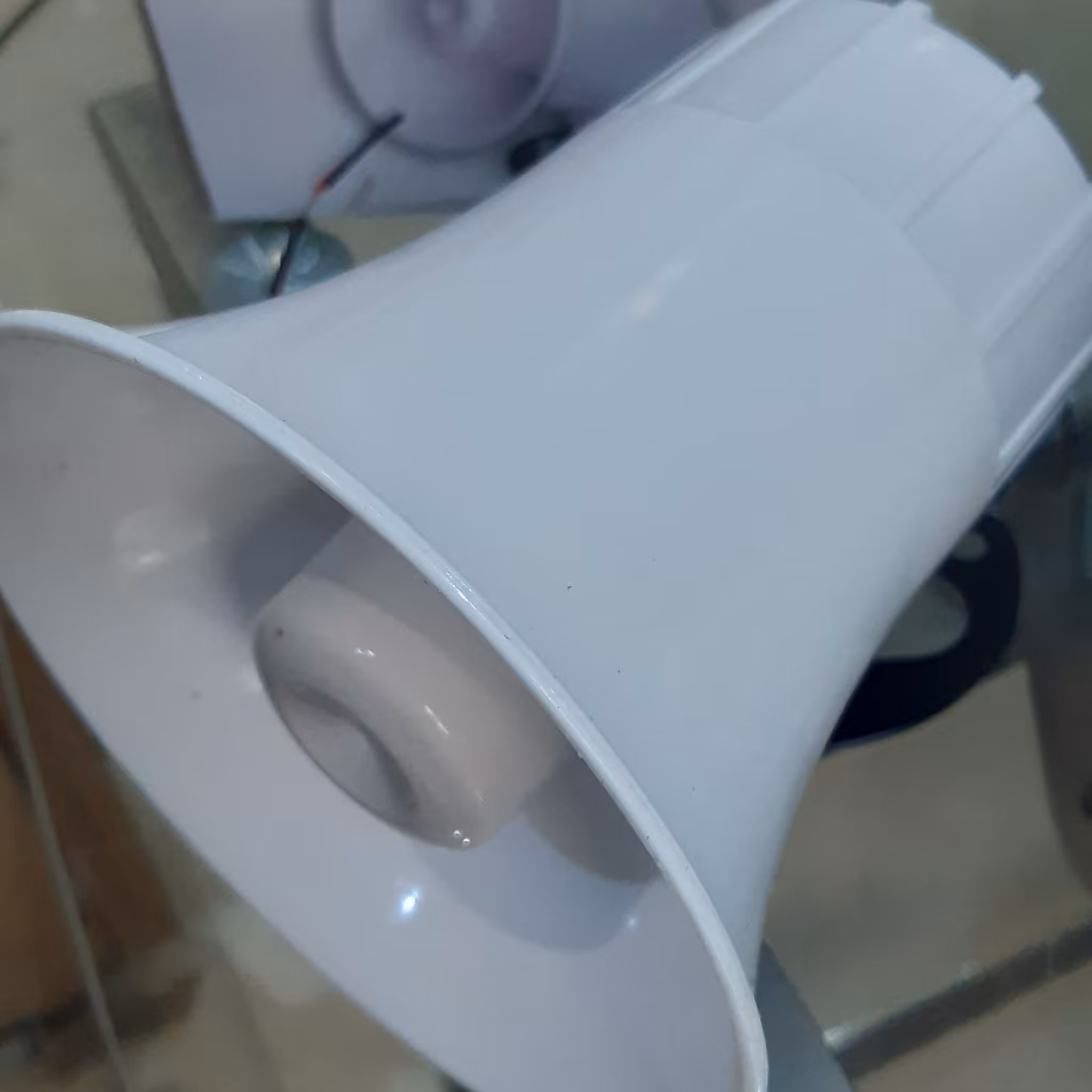 بلندگو دزدگیر